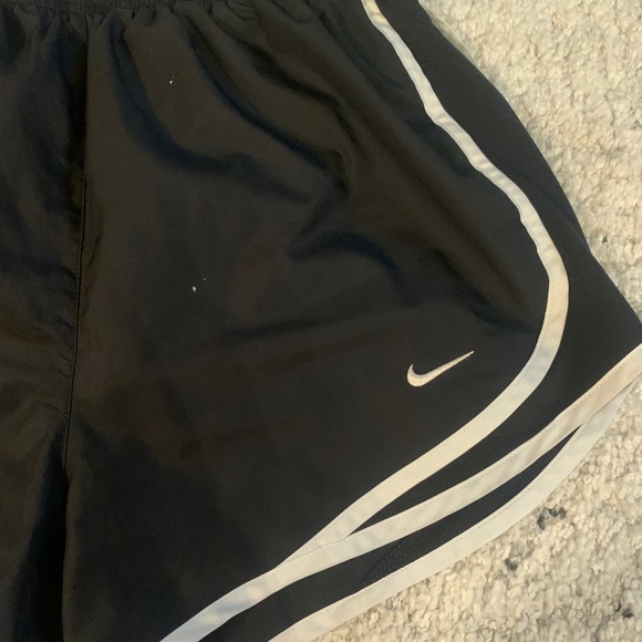 NIKE RUNNING SHORTS - Picture 2 of 5